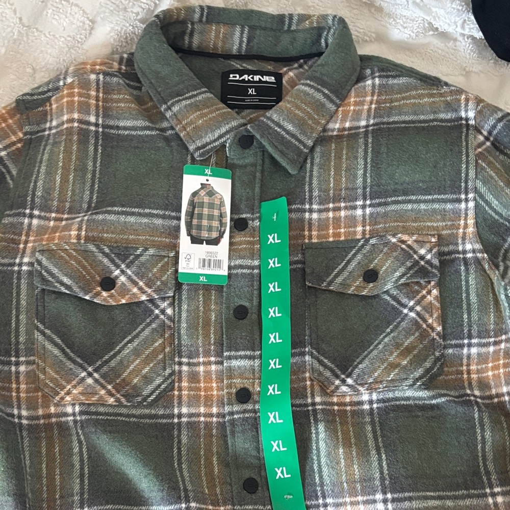 NWT Men’s Dakine Shacket